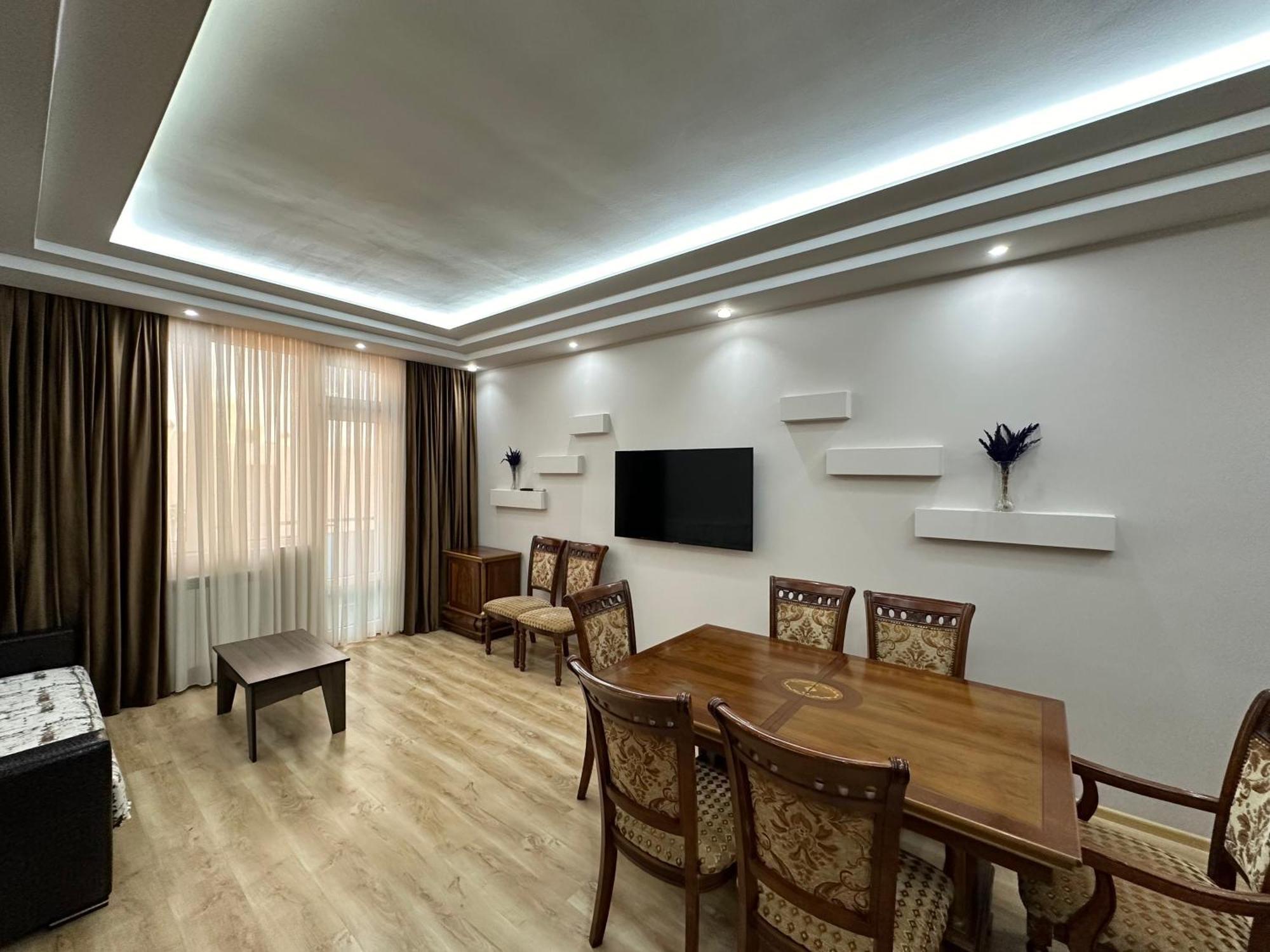 Grand Home Batumi Rom bilde